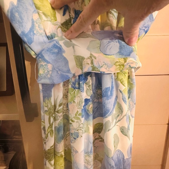 Floral Sleeveless Jumpsuit - Picture 10 of 12